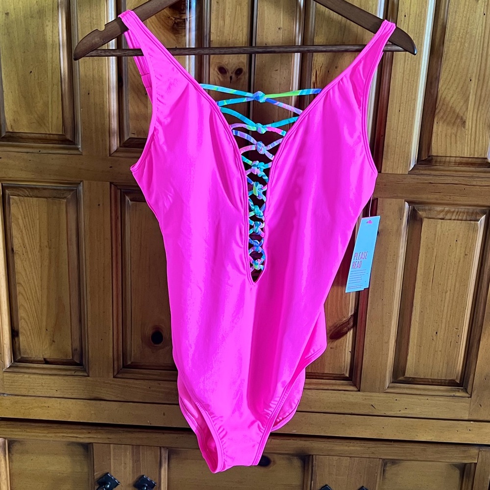 🦄RARE NWT!! Lilly Pulitzer Lattice Pink Starburst One Piece